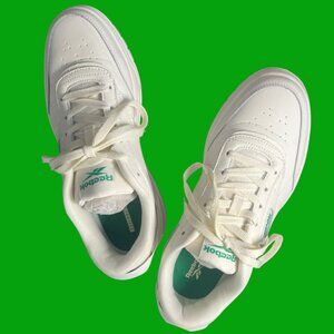 Reebok Women’s Club C Extra Chalk White/Green Size 9 Like New